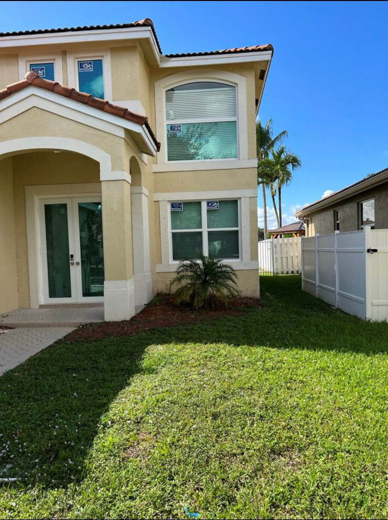 Windows in Lauderdale Lakes, Florida